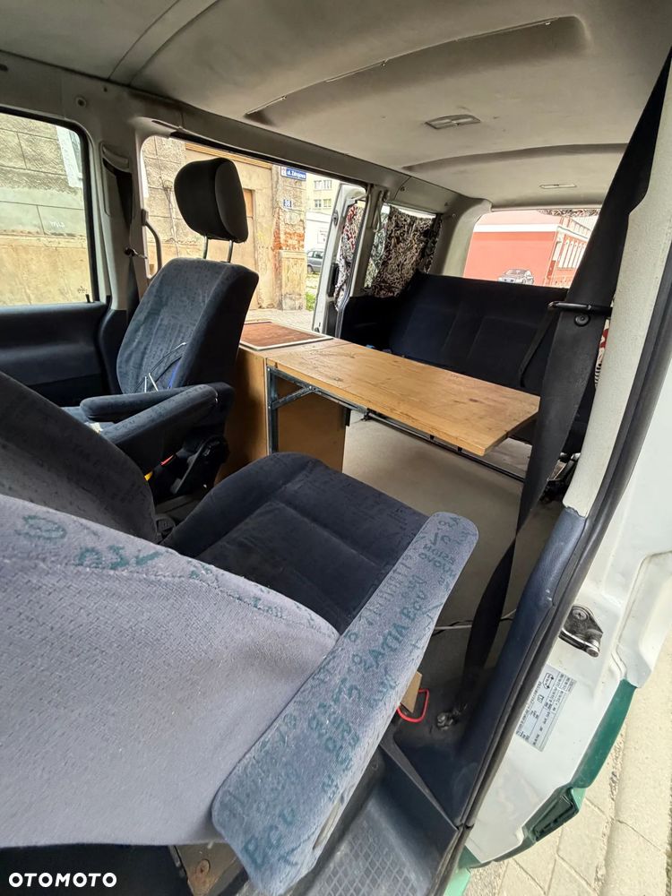 Volkswagen Transporter - 22