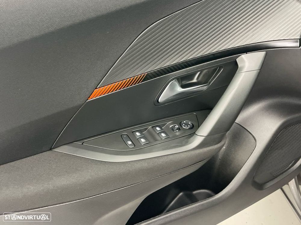 Peugeot 2008 1.2 PureTech Active - 17