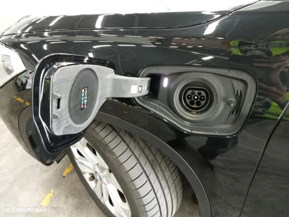 BMW X1 25 e xDrive Corporate Edition - 10
