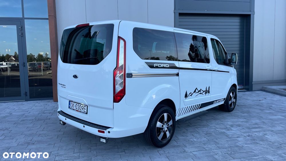Ford Tourneo Custom - 2
