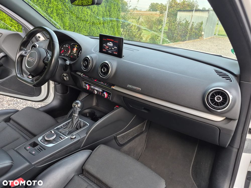 Audi A3 Sportback 2.0 TDI (clean diesel) quattro S tronic S line Sportpaket - 10