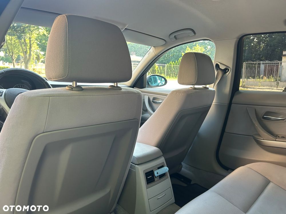 BMW Seria 3 318i - 7