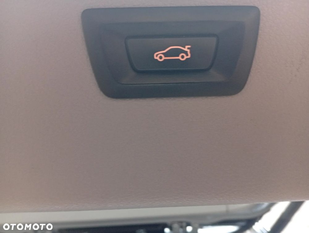 BMW Seria 3 320i Sport Line - 7