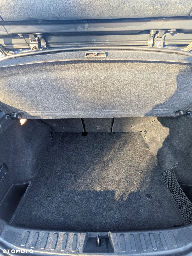 BMW X1 sDrive18d xLine - 8