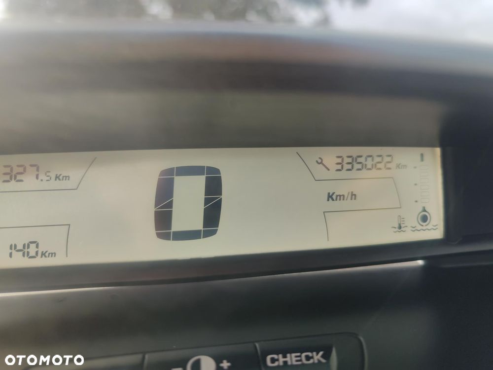 Citroën C4 1.6 16V by LOEB - 10