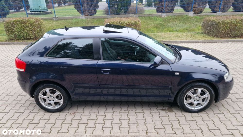 Audi A3 3-drzwiowe 2.0 FSI Attraction - 9
