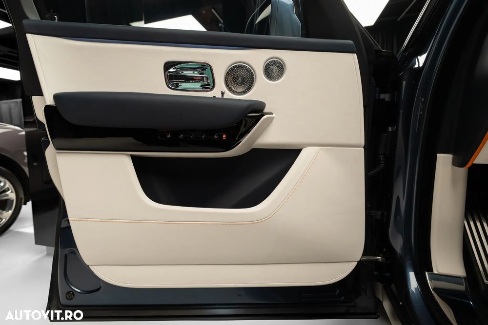 Rolls-Royce Cullinan Standard - 11