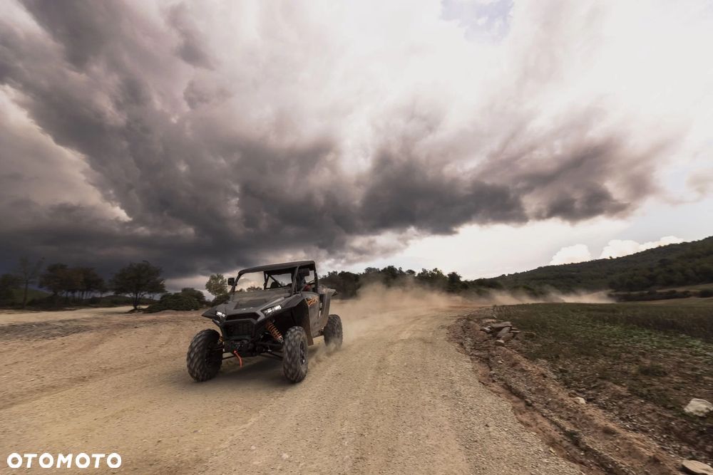 Polaris RZR - 8