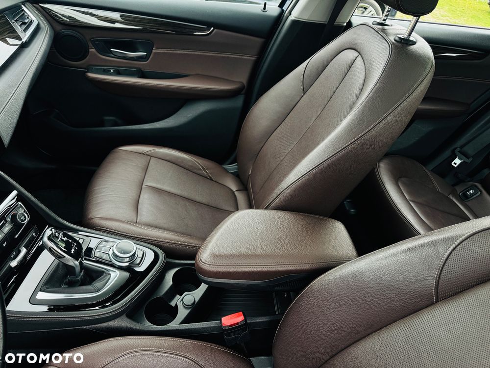 BMW Seria 2 218d Sport-Aut Luxury Line - 9