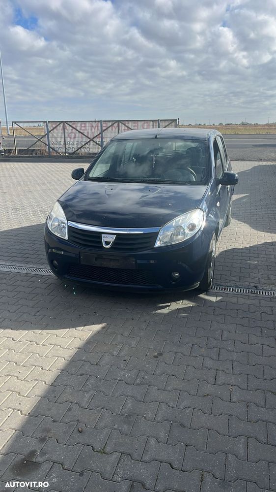 Dezmembram Dacia Sandero 1.2 benzina din 2011