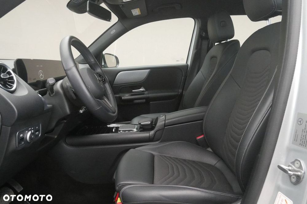 Mercedes-Benz GLB - 12