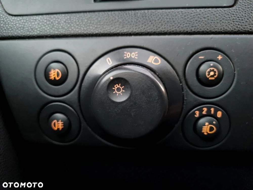 Opel Astra 1.6 Limited - 19