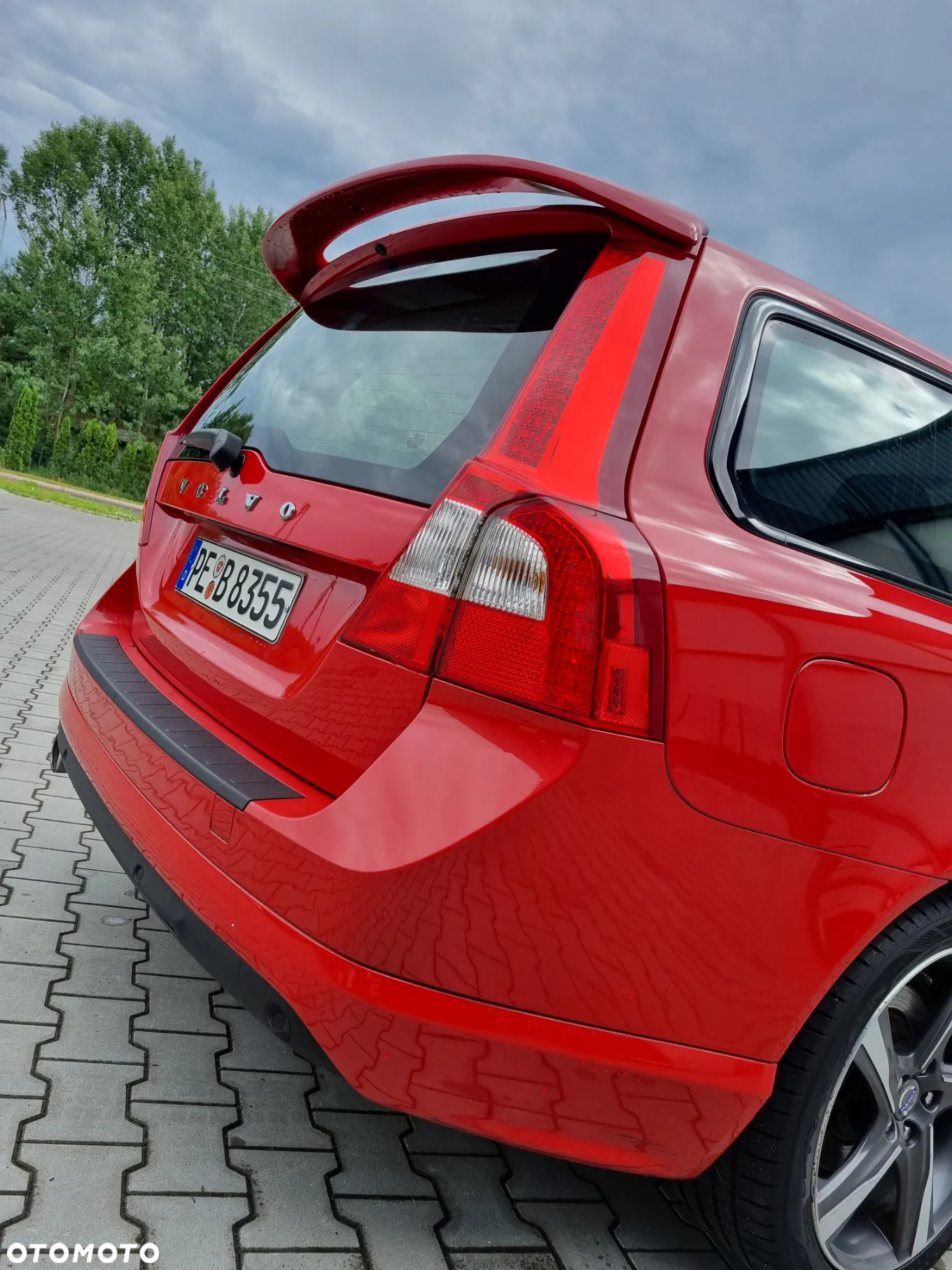 Volvo V70 D3 R-Design - 8