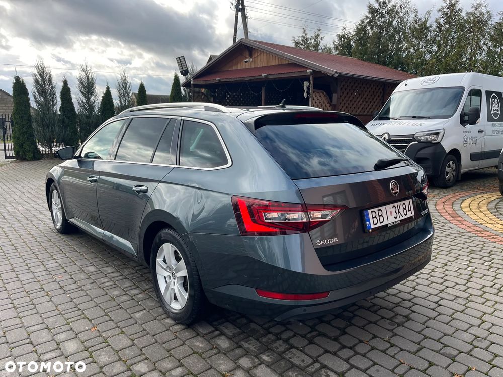 Skoda Superb 2.0 TDI Ambition DSG - 11