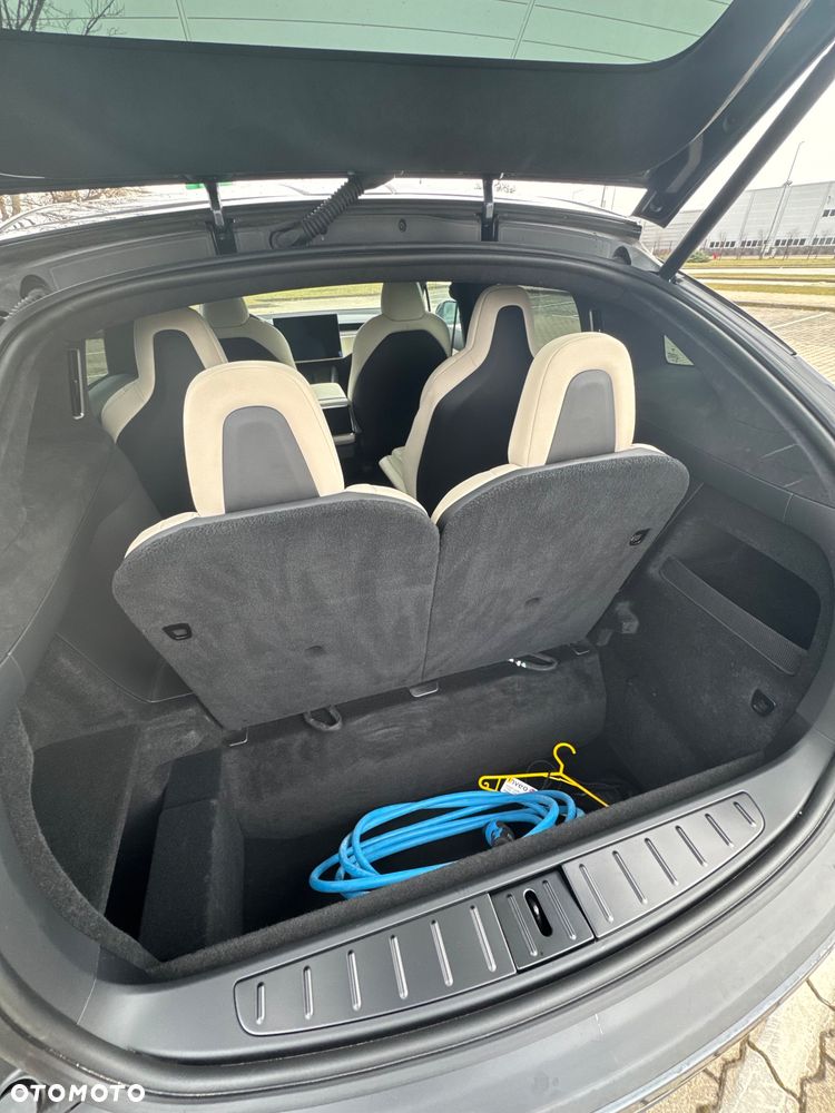 Tesla Model X Plaid - 14