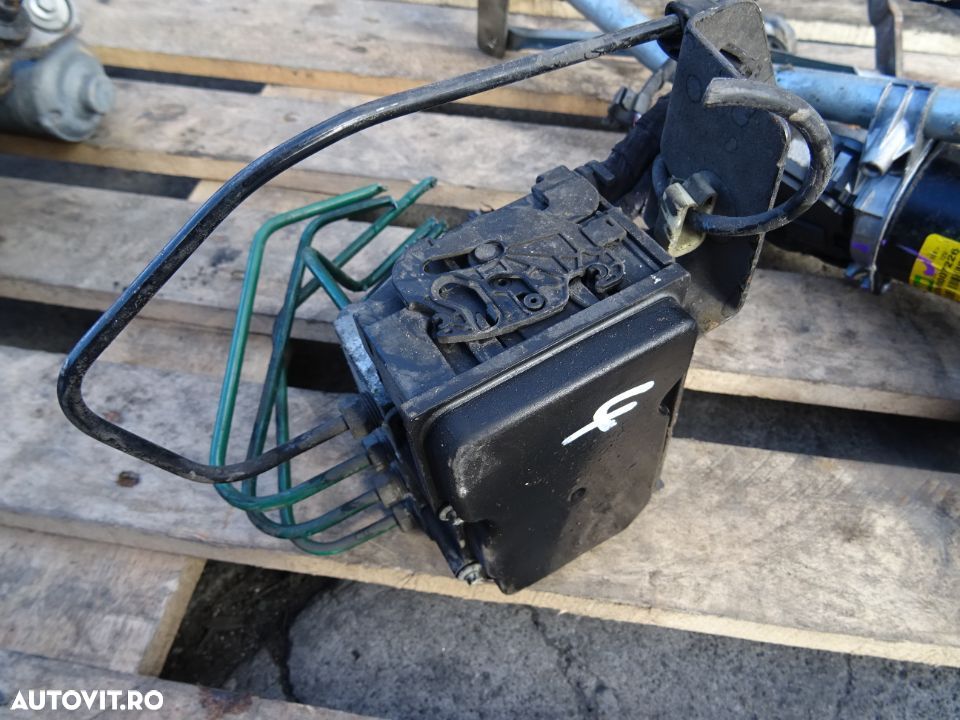 Pompa ABS Dacia Sandero din 2012 - 1