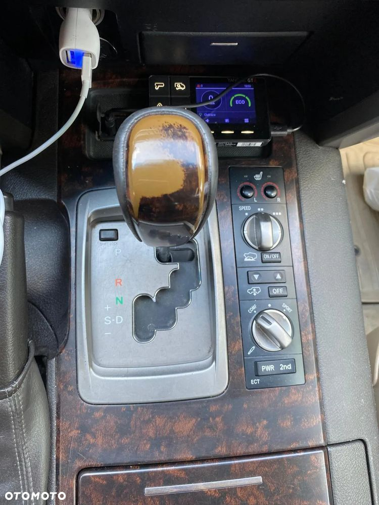 Toyota Land Cruiser - 11