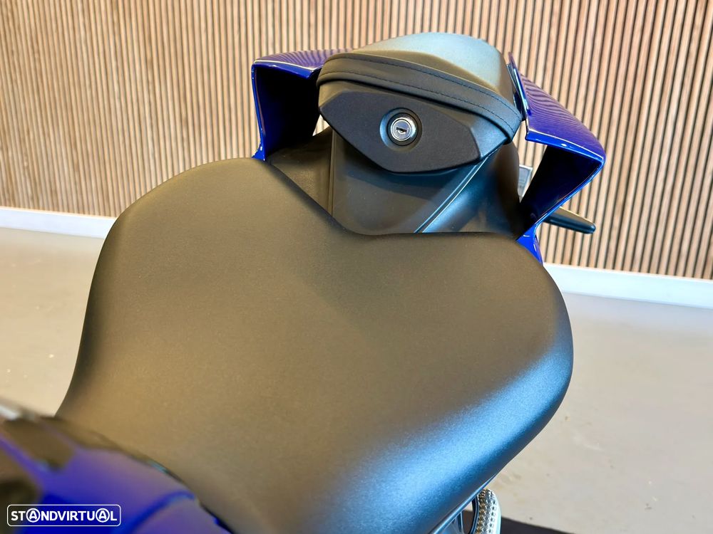 Yamaha YZF R7 - 31