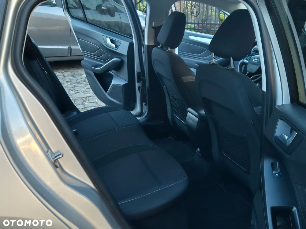 Ford Focus 1.5 EcoBlue Start-Stopp-System TITANIUM DESIGN - 36