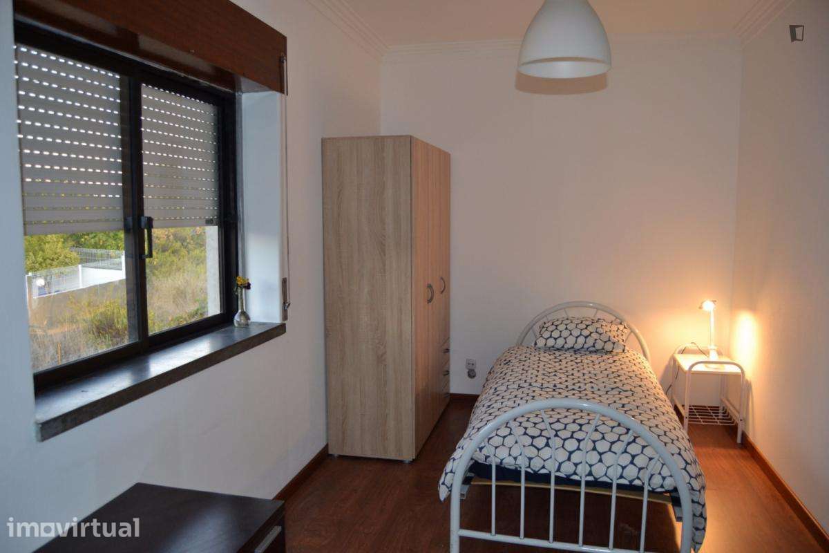 Quarto - localizado em Lisbon - Grande imagem: 5/16