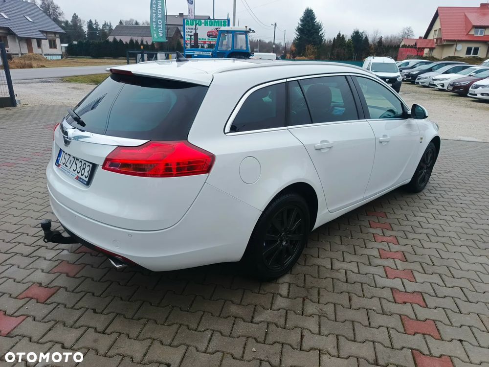 Opel Insignia 2.0 T SportsTourer 4x4 ecoFLEX Start/Stop Design Edition - 4