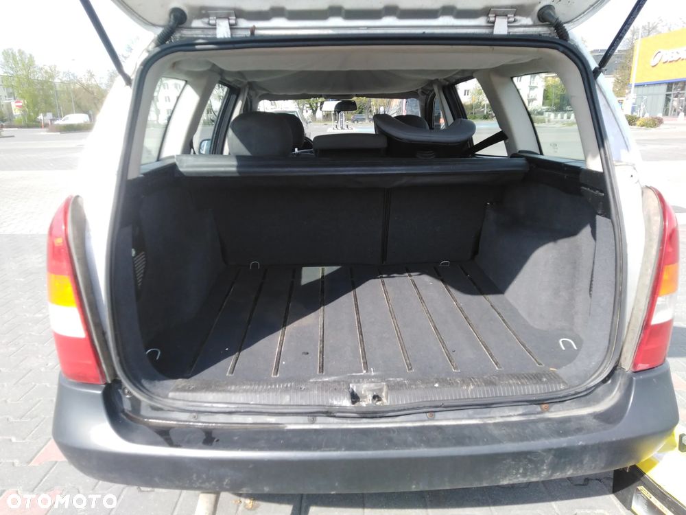 Opel Astra 1.6 Start - 11