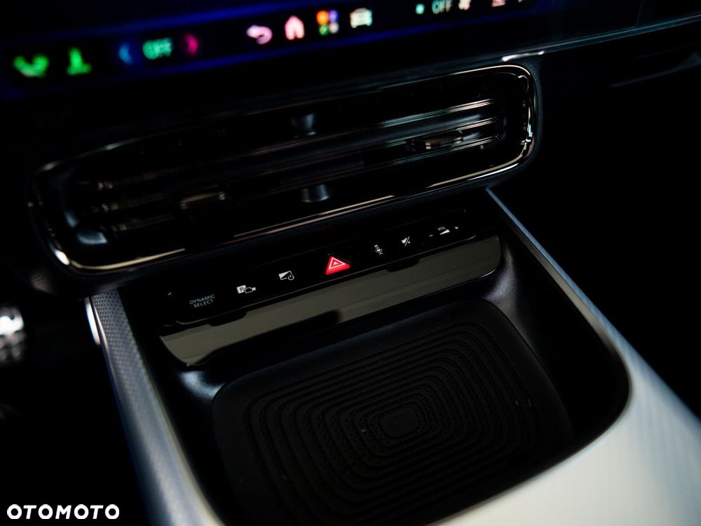 Mercedes-Benz CLA - 24