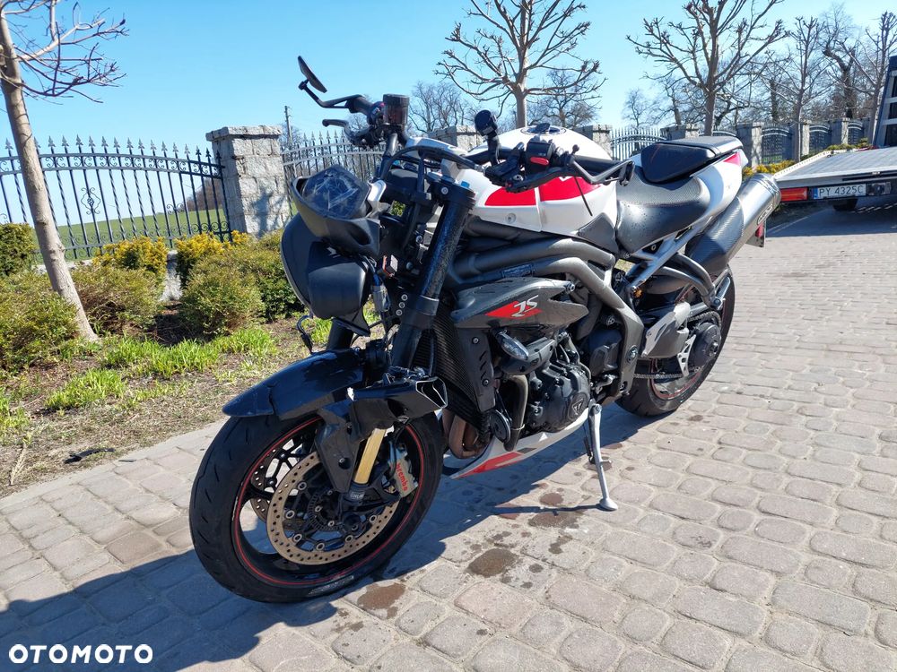 Triumph Speed Triple - 1