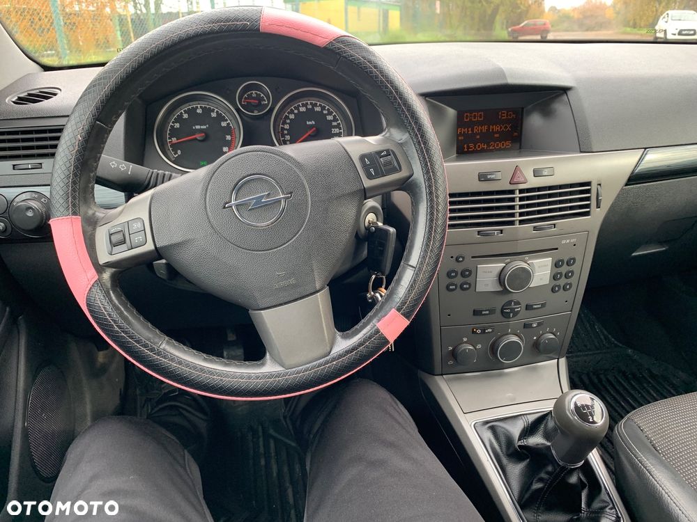 Opel Astra GTC 1.6 Cosmo - 12