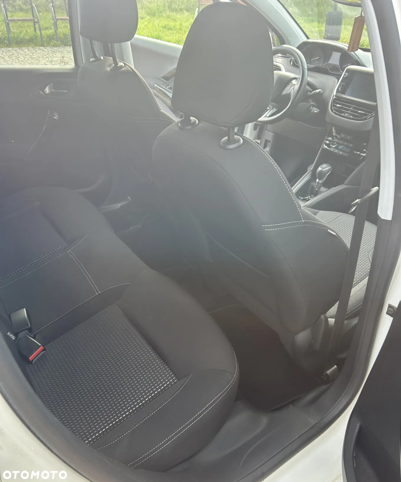 Peugeot 208 1.2 PureTech GPF Allure S&S EAT6 - 12