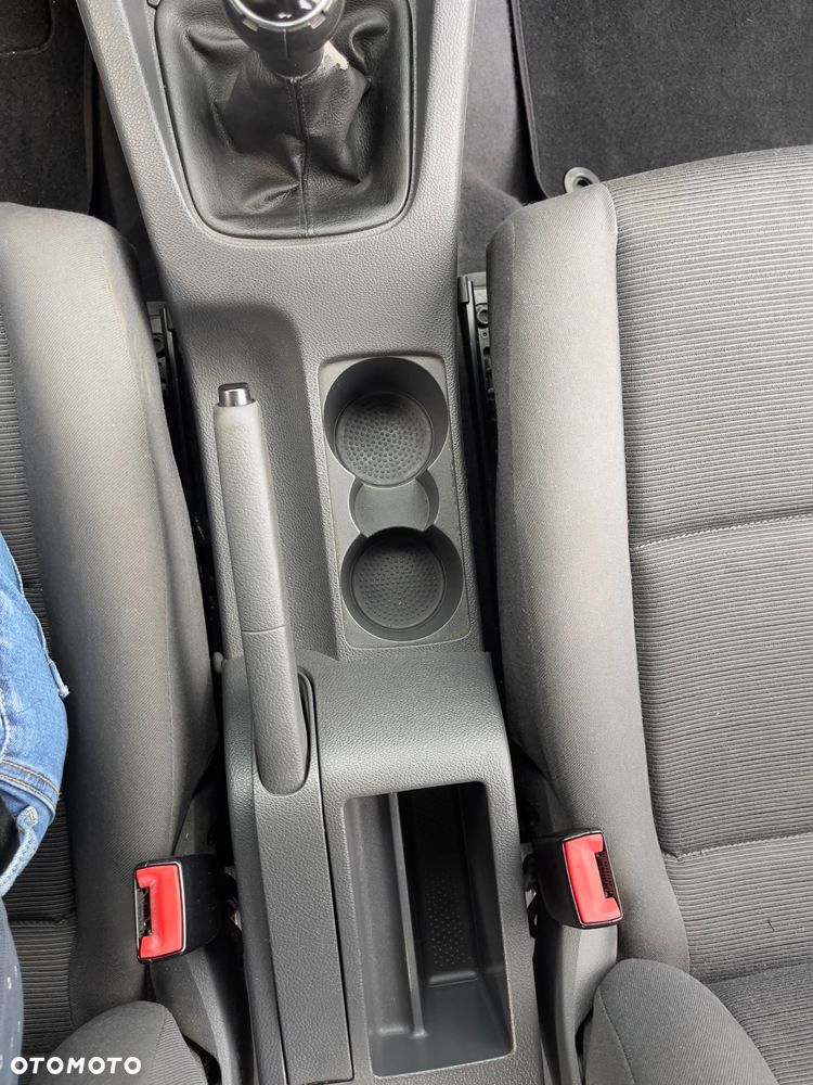 Volkswagen Golf - 21