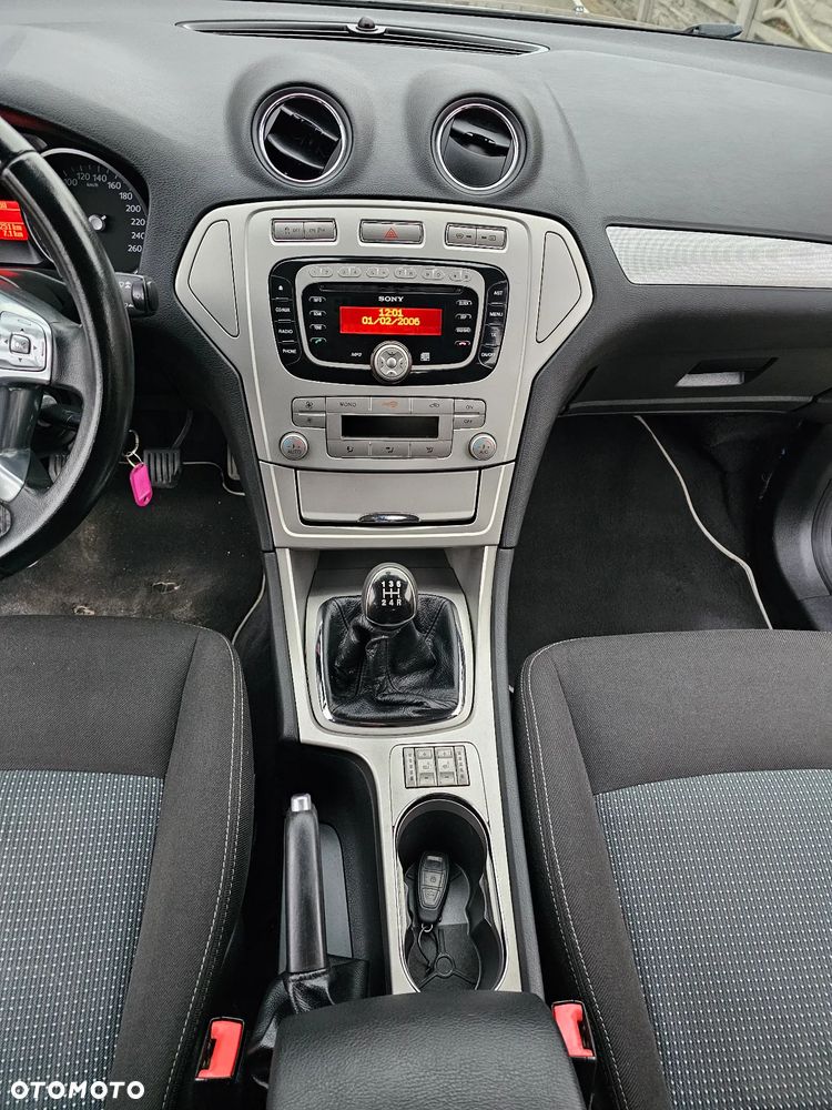 Ford Mondeo 2.0 Trend - 33