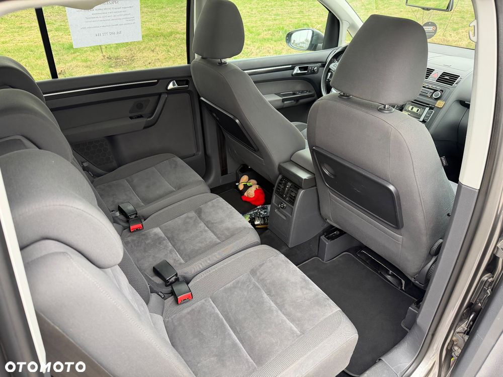 Volkswagen Touran 2.0 TDI Highline - 16