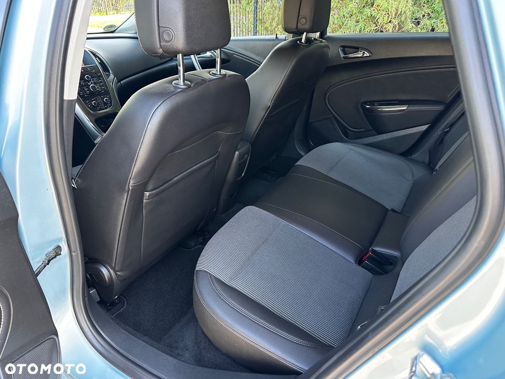Opel Astra 1.4 Turbo Color Edition - 24