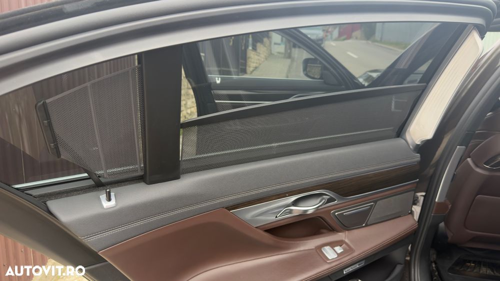 BMW Seria 7 730Ld xDrive - 14