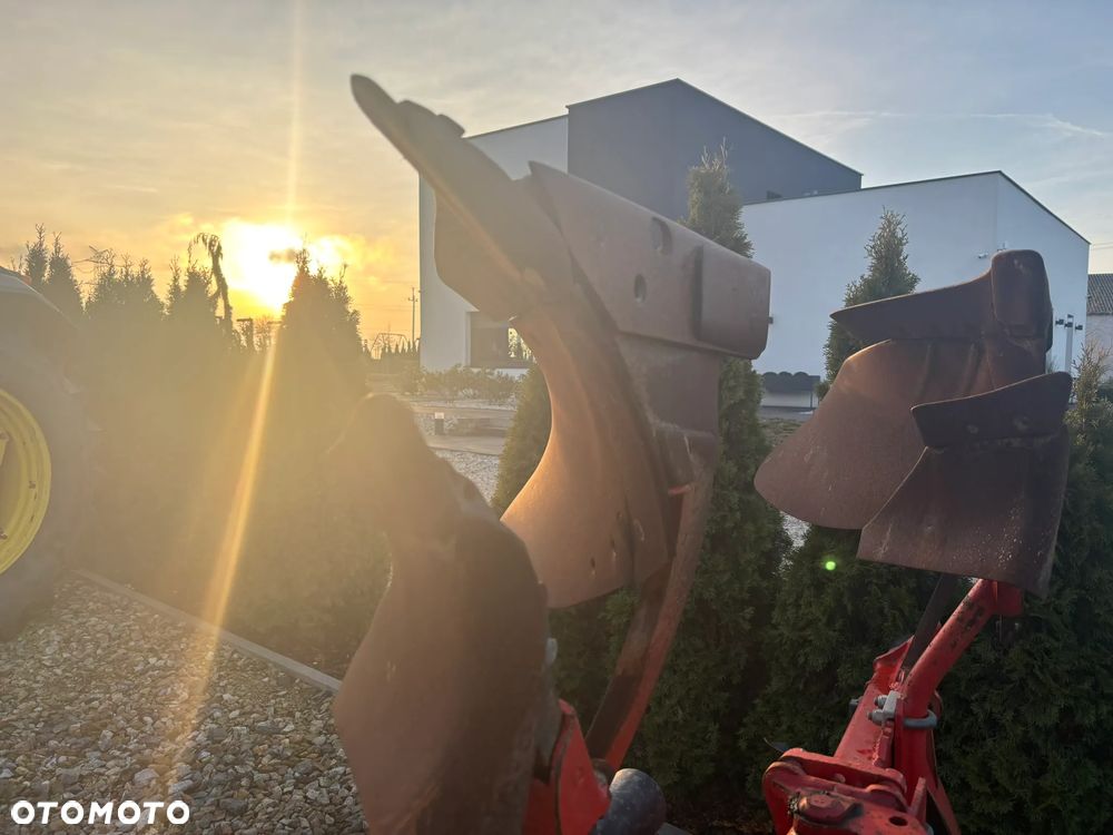 Gregoire Besson RWY 6 - 15