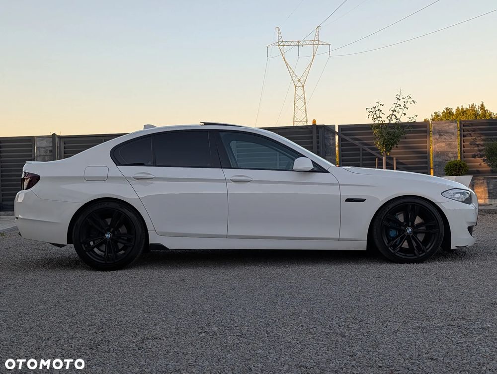 BMW Seria 5 525d - 9