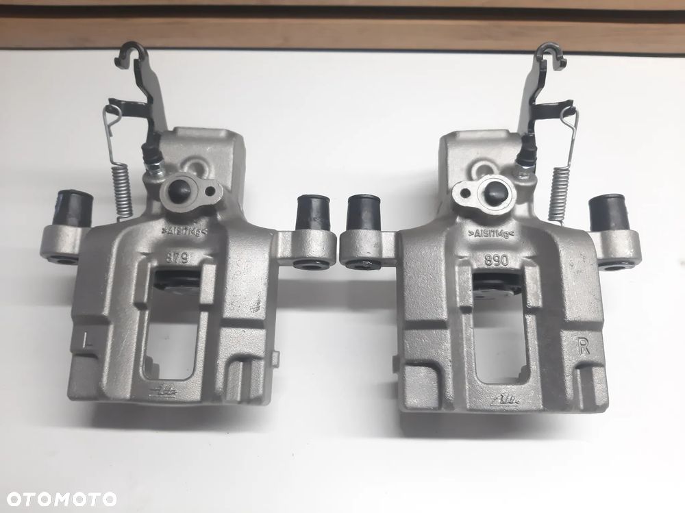 Zacisk tył lewy prawy peugeot 308 II T9 - 1