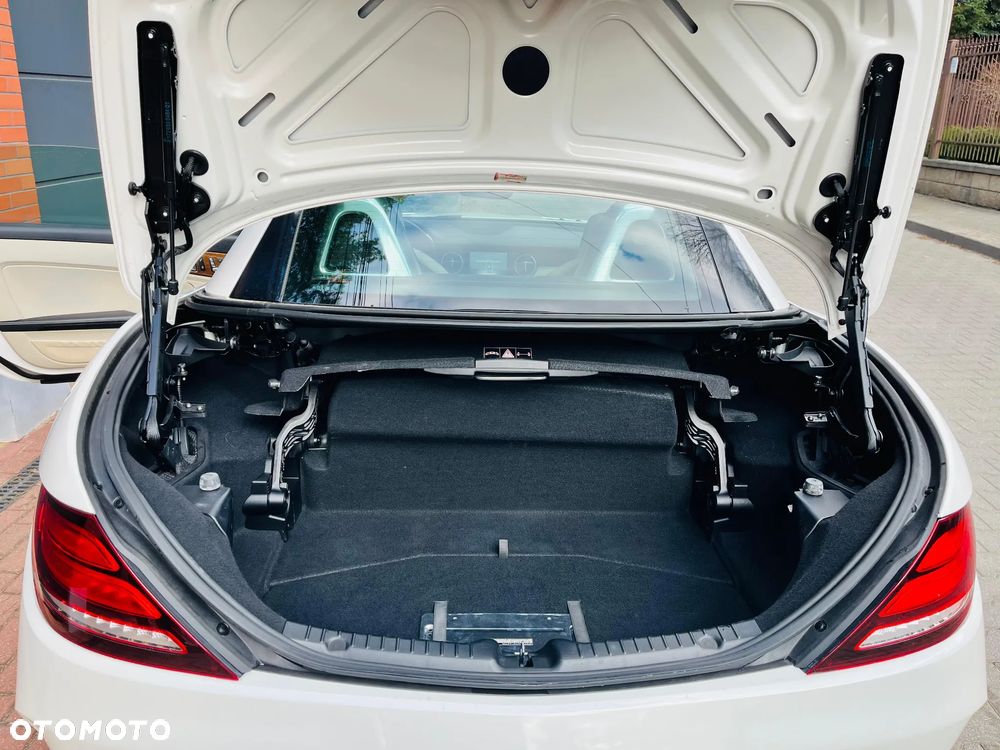 Mercedes-Benz SLC 300 9G-TRONIC Final Edition - 9