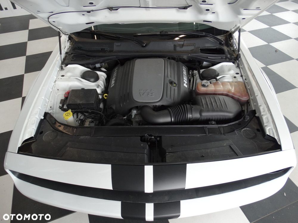 Dodge Challenger - 40