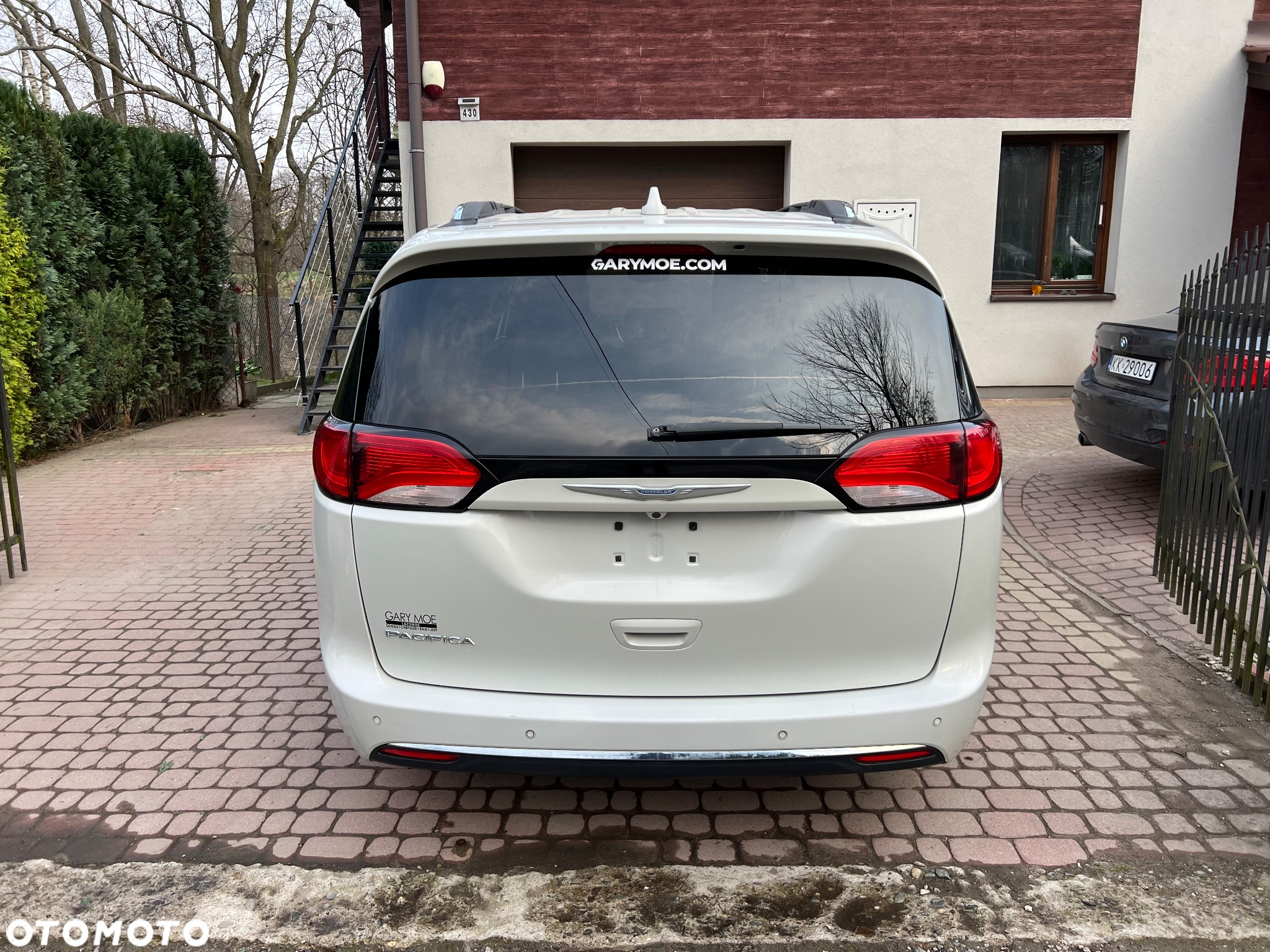 Chrysler Pacifica - 8
