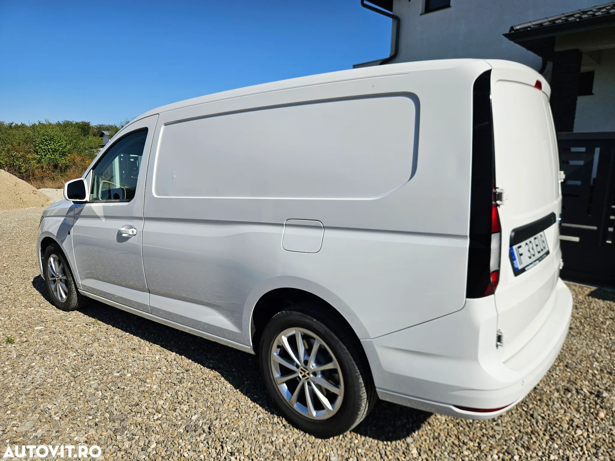 Volkswagen Caddy Maxi 2.0 TDI 90 kW DSG - 11