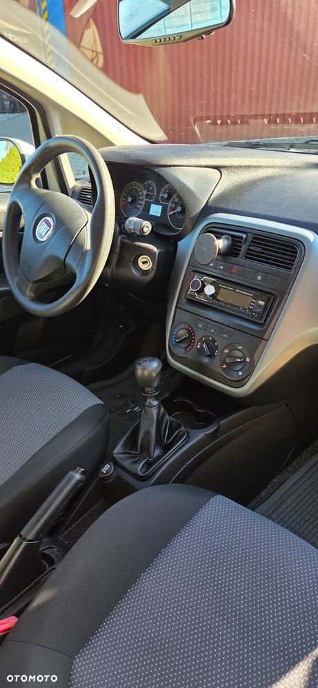 Fiat Punto 2012 photo 5