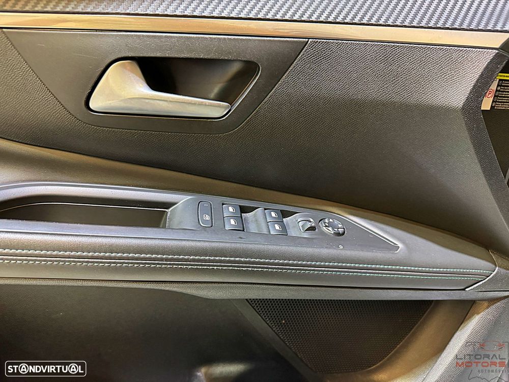 Peugeot 5008 1.2 PureTech Allure J18 - 18