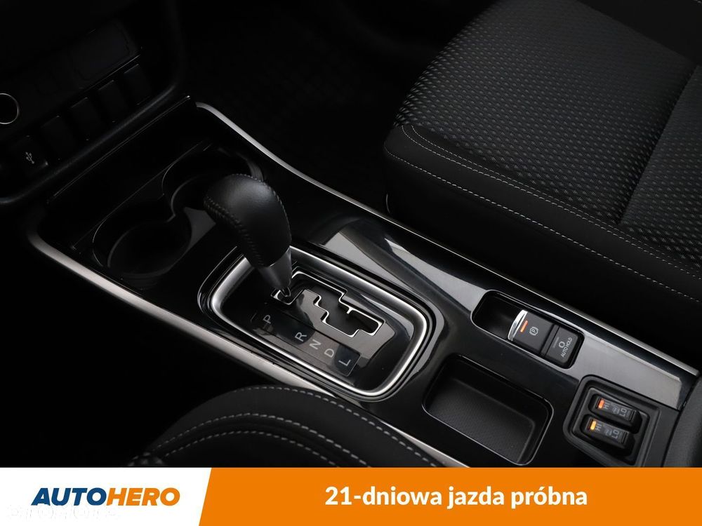 Mitsubishi Outlander - 26