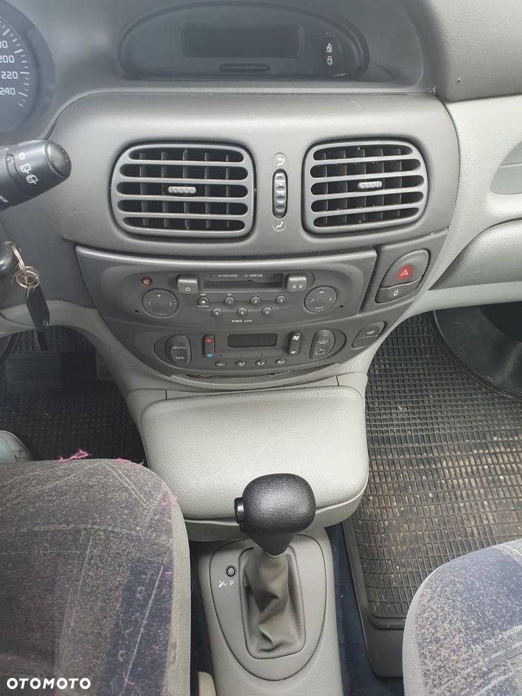 Renault Scenic 2.0 16V Expression - 5