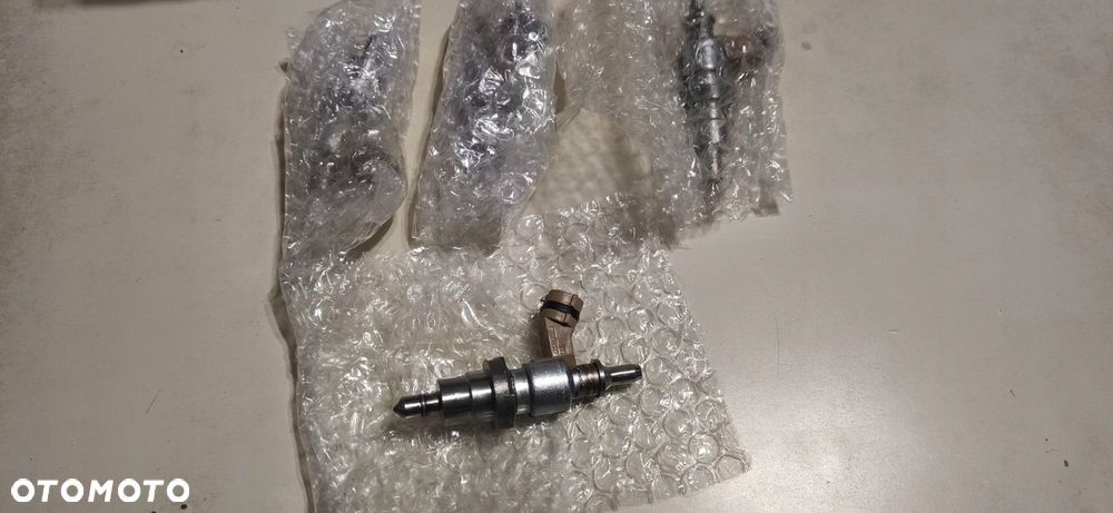 WTRYSKI DENSO TOYOTA AVENSIS AURIS 2.0 23710-26011 - 1