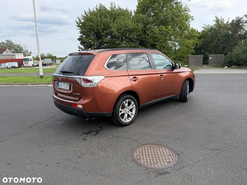 Mitsubishi Outlander - 7