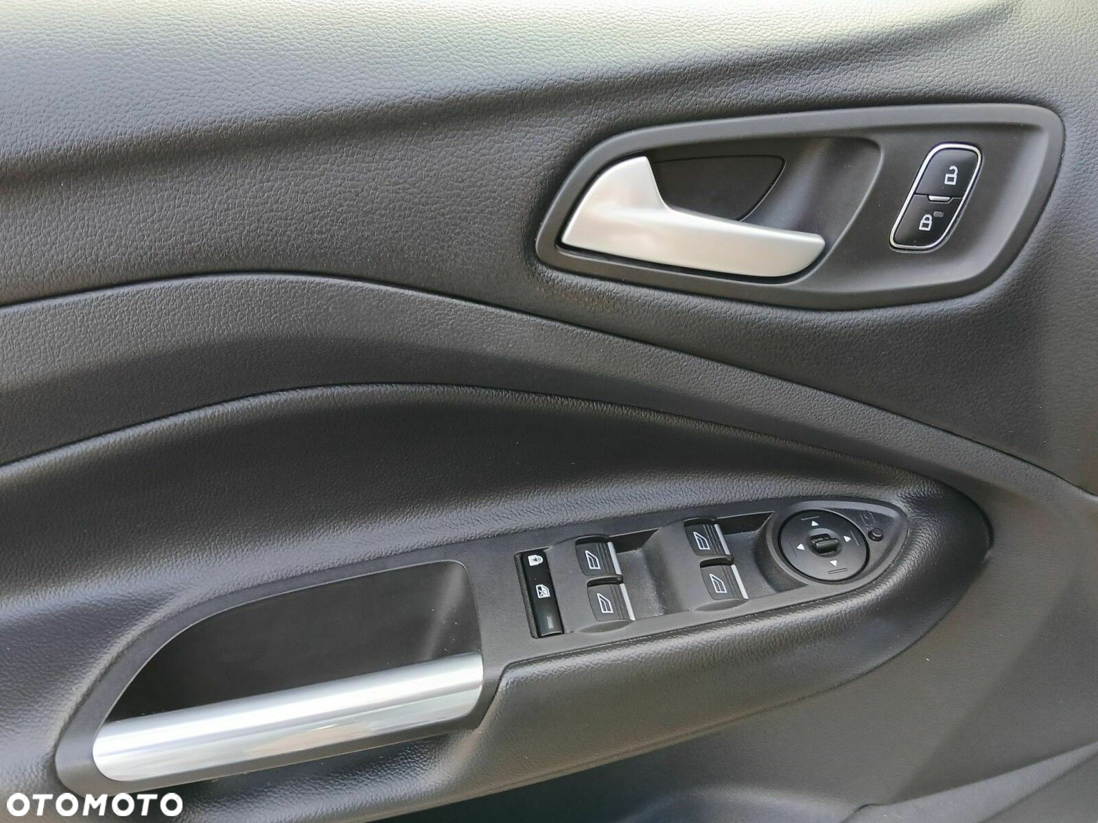 Ford Kuga - 29