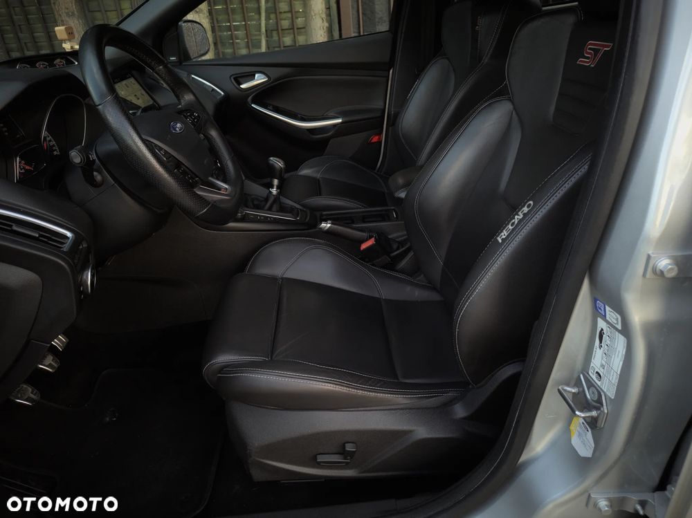 Ford Focus 2.0 TDCi ST - 15